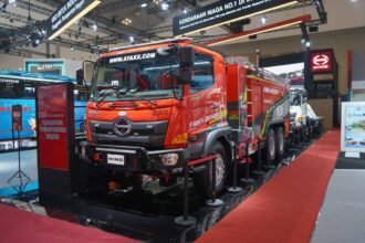 Truk Pemadam Kebakaran Hino