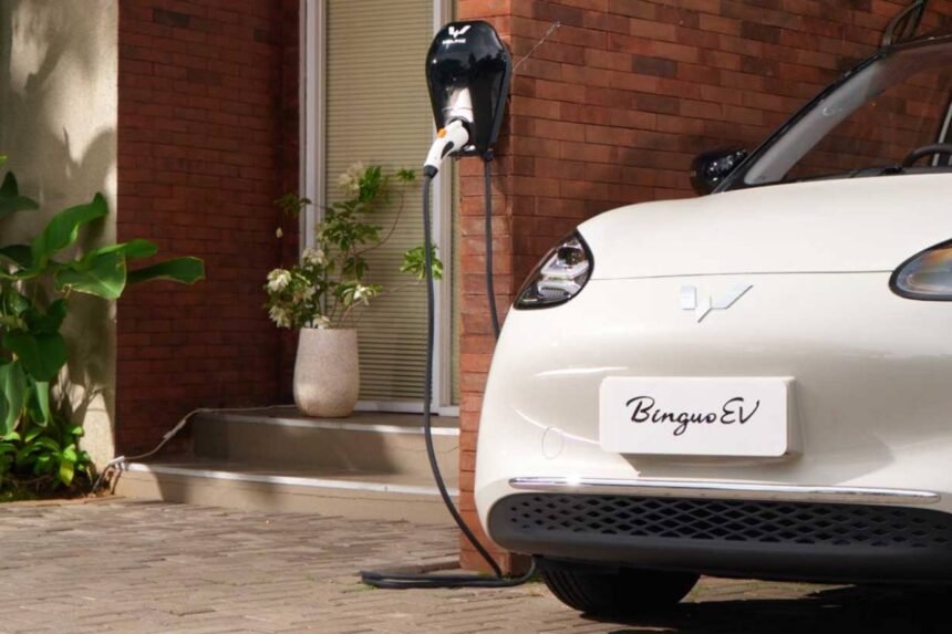 Pengisian Daya Mobil Listrik di Rumah