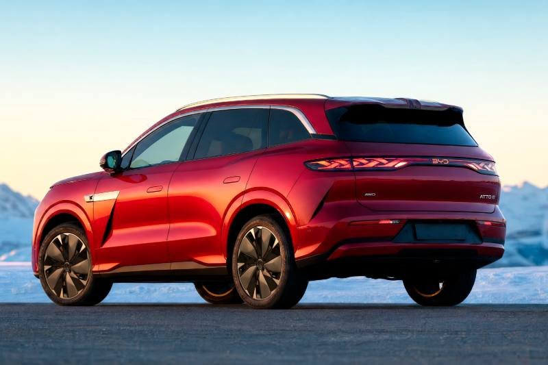 BYD ATTO 8