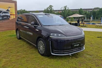 Luxeed V9