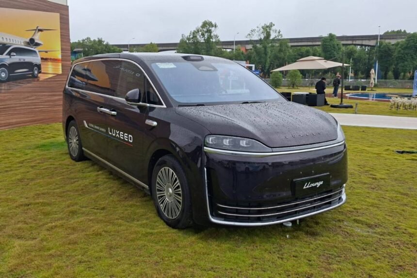 Luxeed V9
